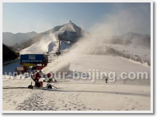 Beijing Nanshan Ski & Chunhuiyuan Hot Spring Bathing